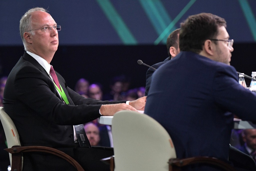 Kirill Dmitriev at the plenary session of the Artificial Intelligence Journey conference